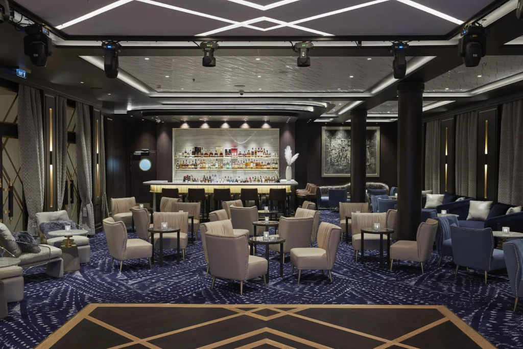 Regent Seven Seas Splendor Lounge
