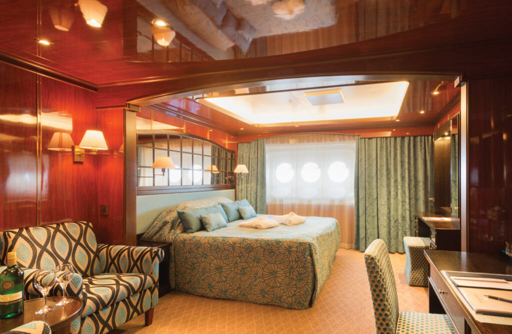 MS Caledonian Sky Standard Suite.